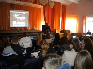 Викладач кафедри нервових хвороб провів профорієнтаційну роботу зі школярами Викладач кафедри нервових хвороб провів профорієнтаційну роботу зі школярами